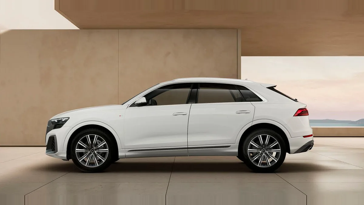Audi Q8 SUV S line 45 TDI Quattro Tiptronic en renting barato — Lateral
