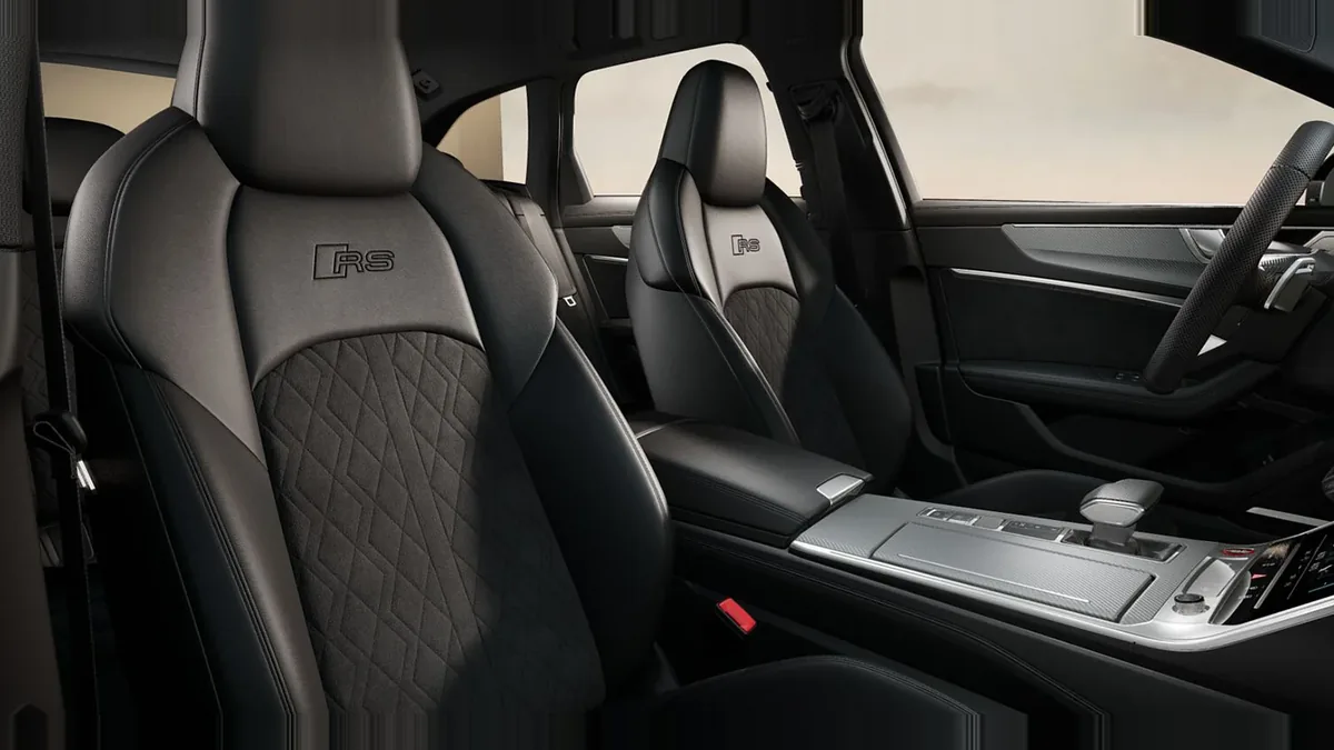 Audi RS6 Avant TFSI Quattro en renting barato — Interior
