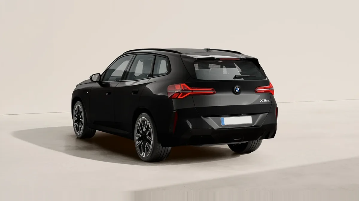 BMW X3 30e xDrive en renting barato — Trasera