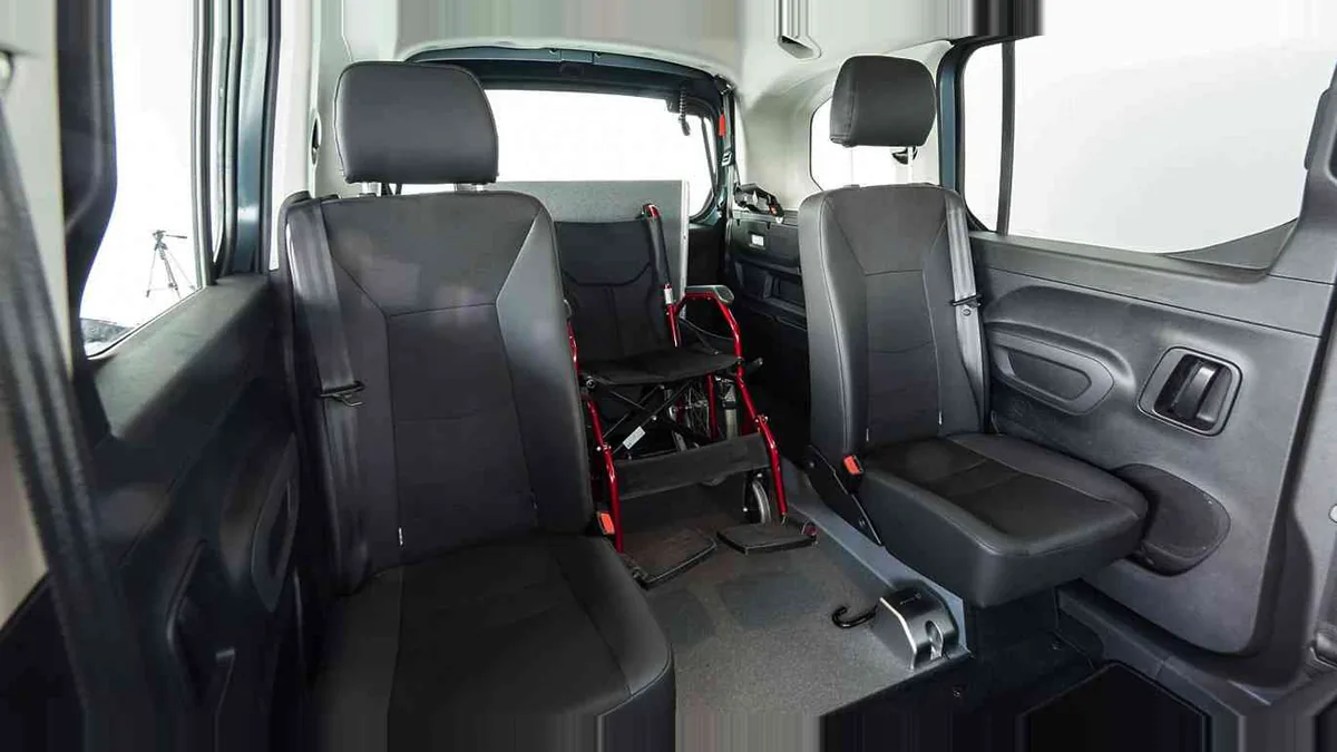 Citroën Berlingo Talla M BlueHDi 100 YOU L1 N1 Adaptado en renting barato — Interior