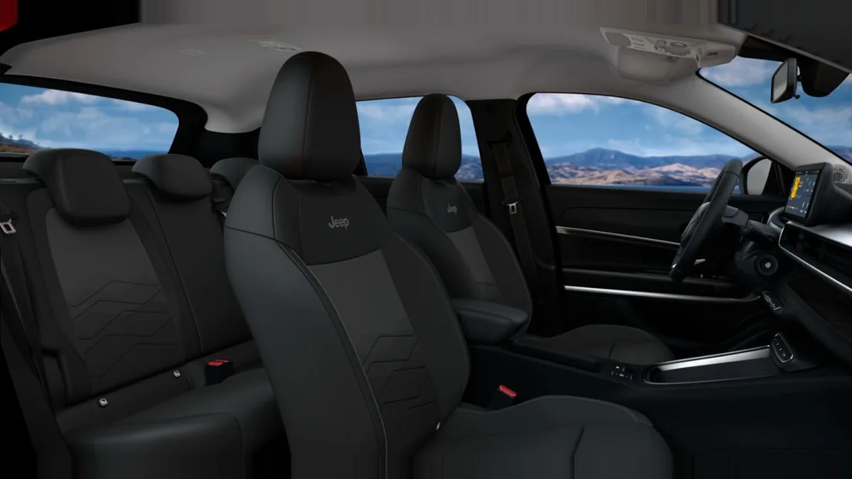 Jeep AVENGER E-HYBRID ALTITUDE en renting barato — vista 7