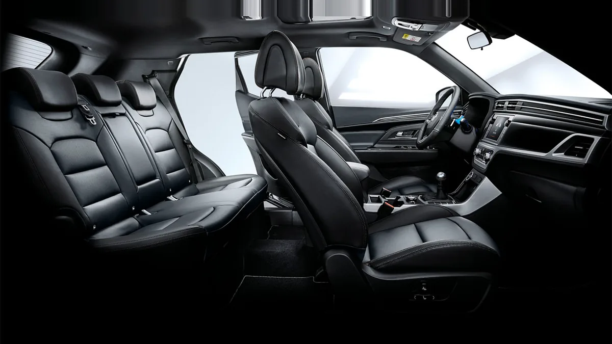 KGM Korando G15 Urban Plus 4x2 en renting barato — Interior