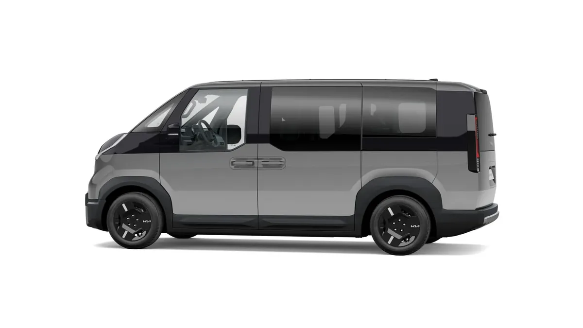 Kia PV5 Passenger L2H1 LR Plus en renting barato — Lateral