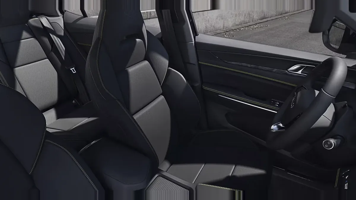 Lynk & Co 01 1.5 PHEV Core en renting barato — Interior