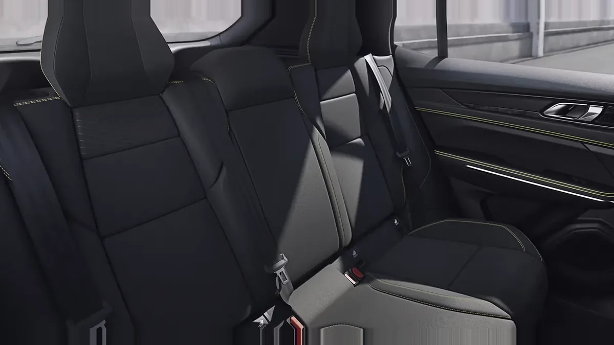 Lynk & Co 01 1.5 PHEV Core en renting barato — vista 6