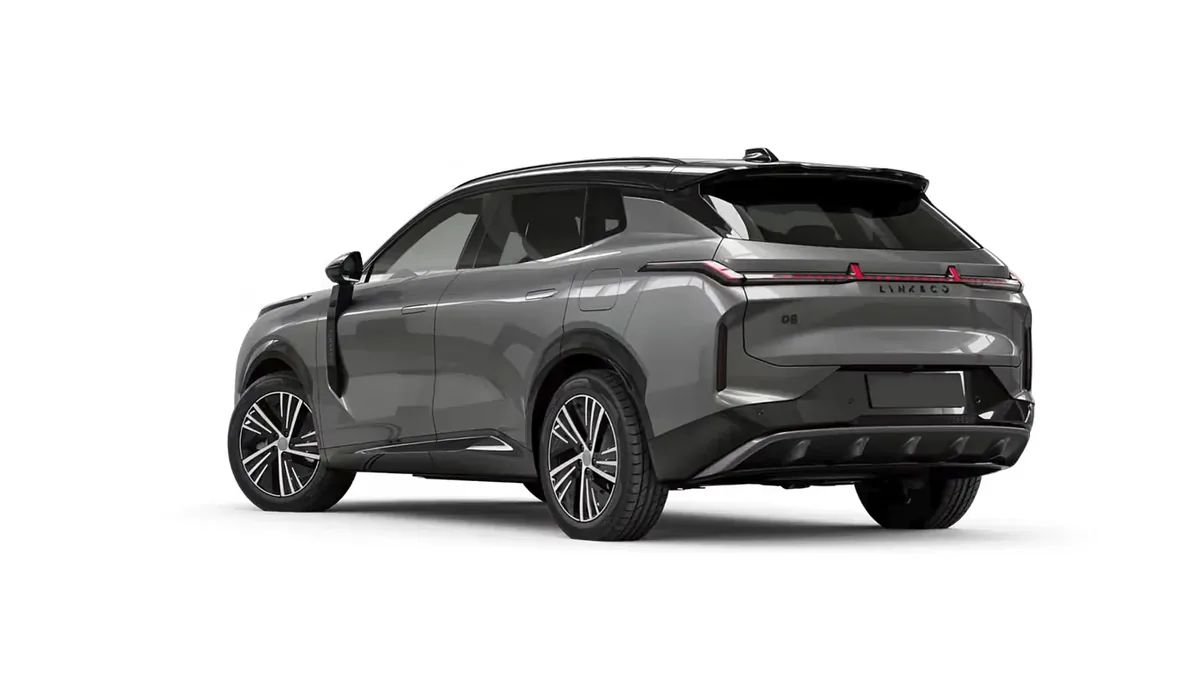 Lynk & Co 08 1.5 PHEV Core en renting barato — Trasera