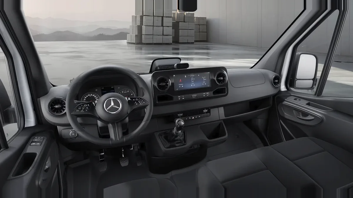 Mercedes-Benz Sprinter 315 CDI Medio Pro en renting barato — Delantera