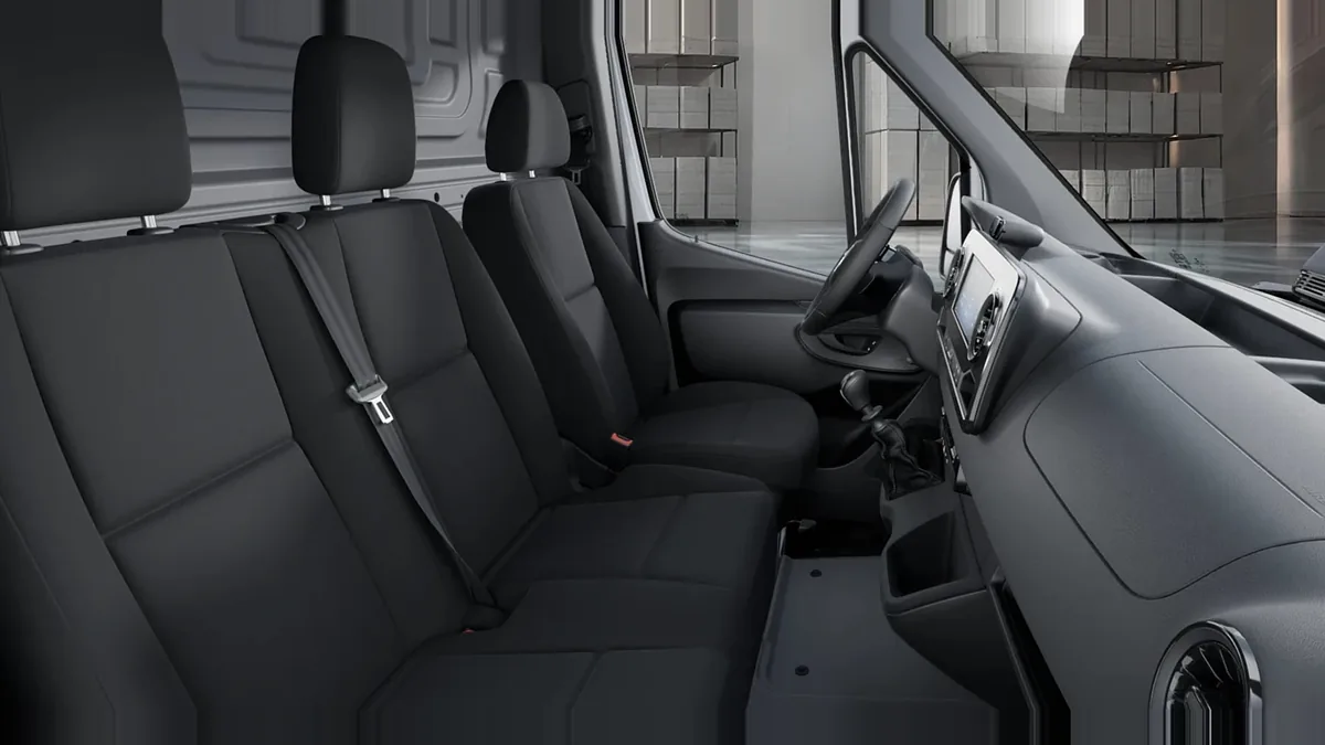Mercedes-Benz Sprinter 315 CDI Medio Pro en renting barato — Interior