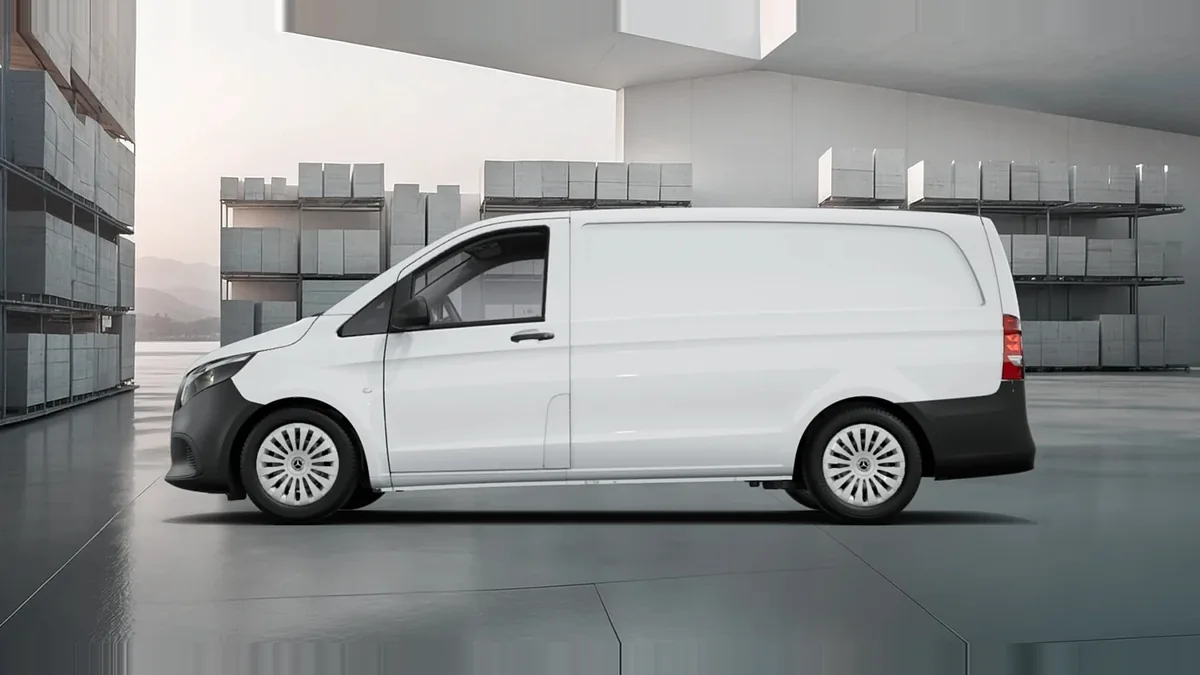 Mercedes-Benz Vito 110CDI 75kW Furgón Pro Larga en renting barato — Lateral