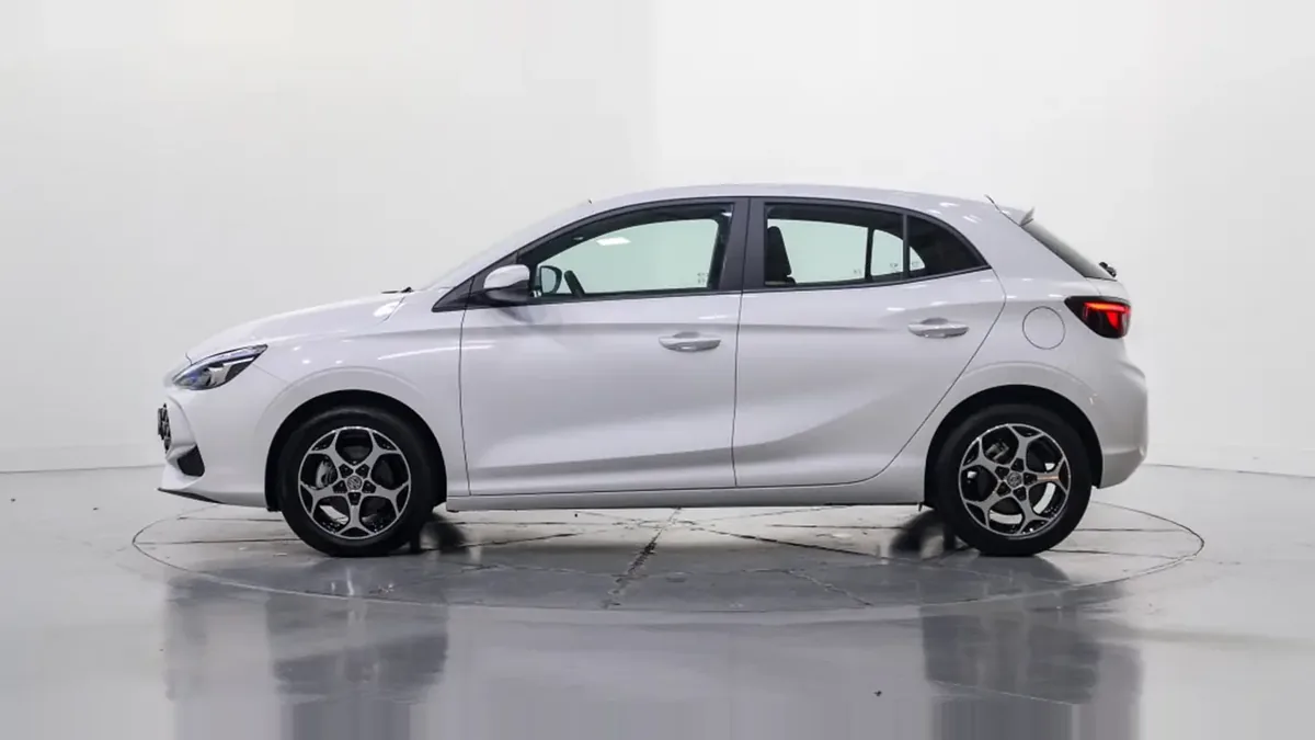 MG 3 Hybrid+ Business en renting barato — Lateral