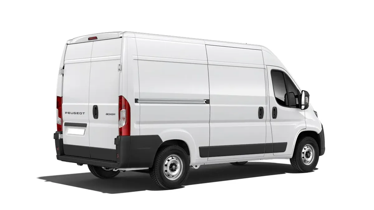 Peugeot Boxer 3.3 L2H2 BHDI 103kW en renting barato — Trasera
