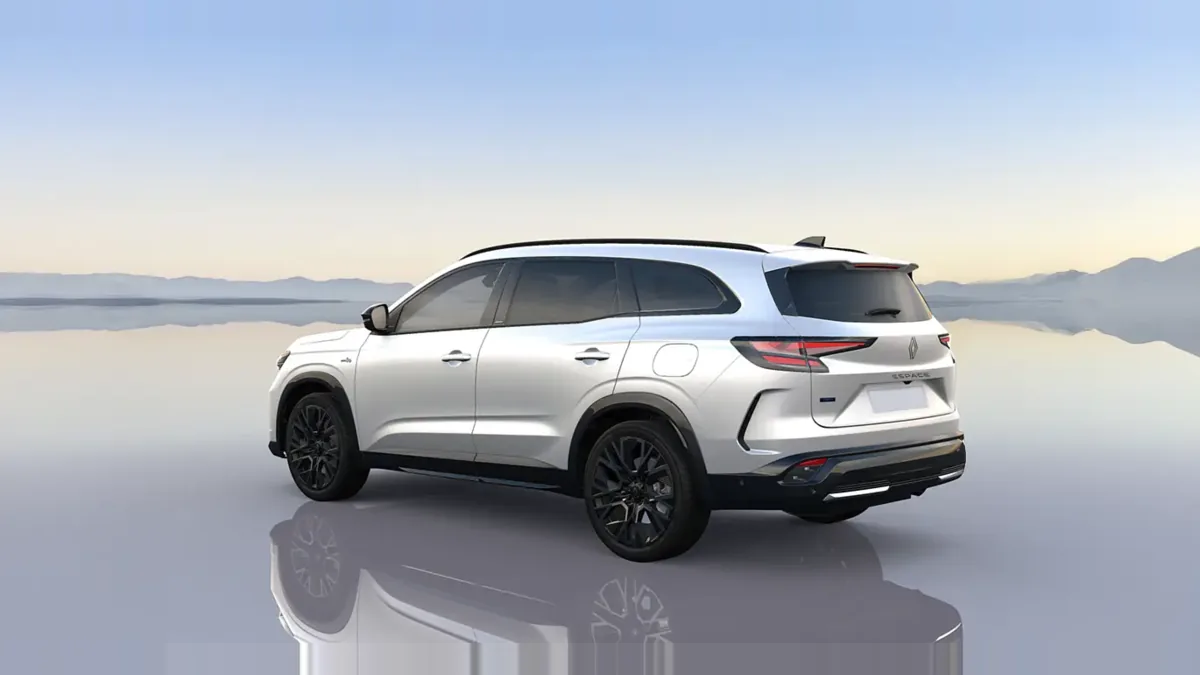 Renault Espace Espirit Alpine Full Hybrid E-Tech 146kW 7p en renting barato — Interior