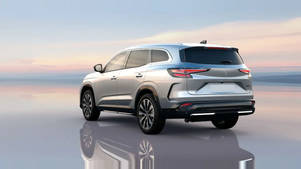 Renault ESPACE TECHNO E-TECH FULL HYBRID 200CV en renting barato — Trasera
