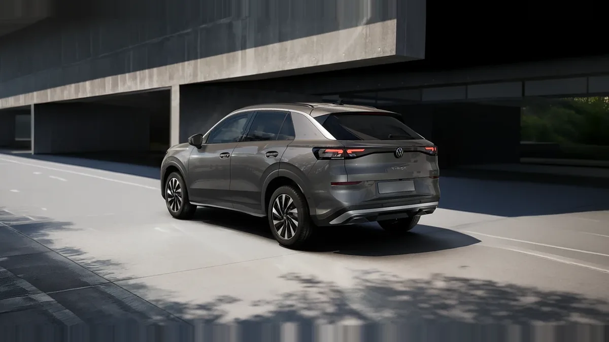 Volkswagen T-ROC Match 1.5 eTSI 150CV DSG en renting barato — Trasera